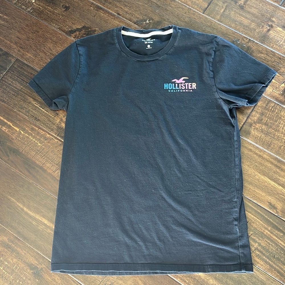 HOLLISTER T-Shirt.